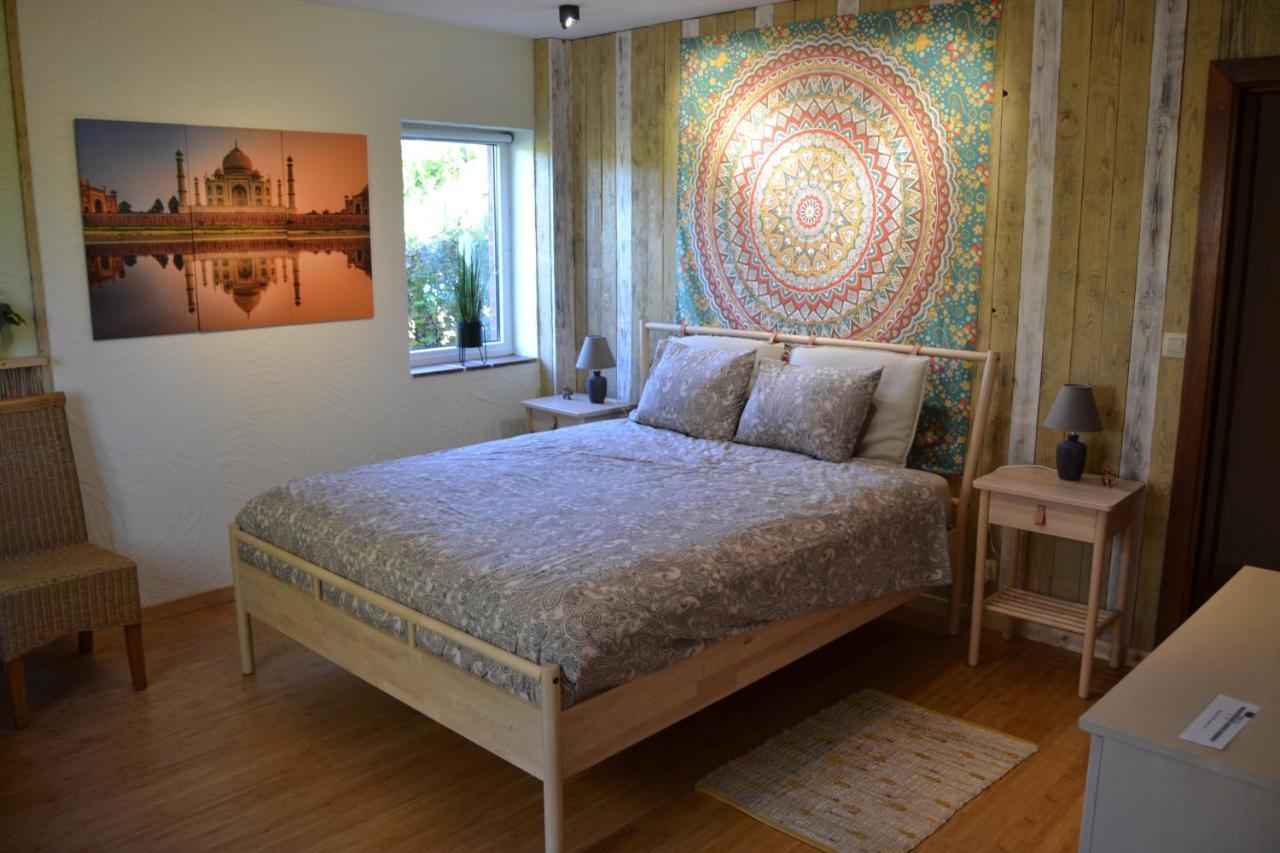 En Chapoisie Bed and Breakfast Ciney Esterno foto