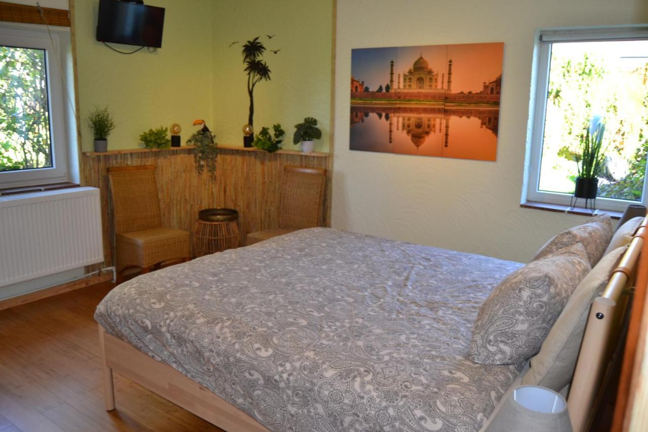 En Chapoisie Bed and Breakfast Ciney Esterno foto