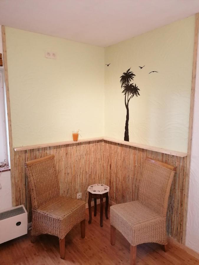 En Chapoisie Bed and Breakfast Ciney Esterno foto